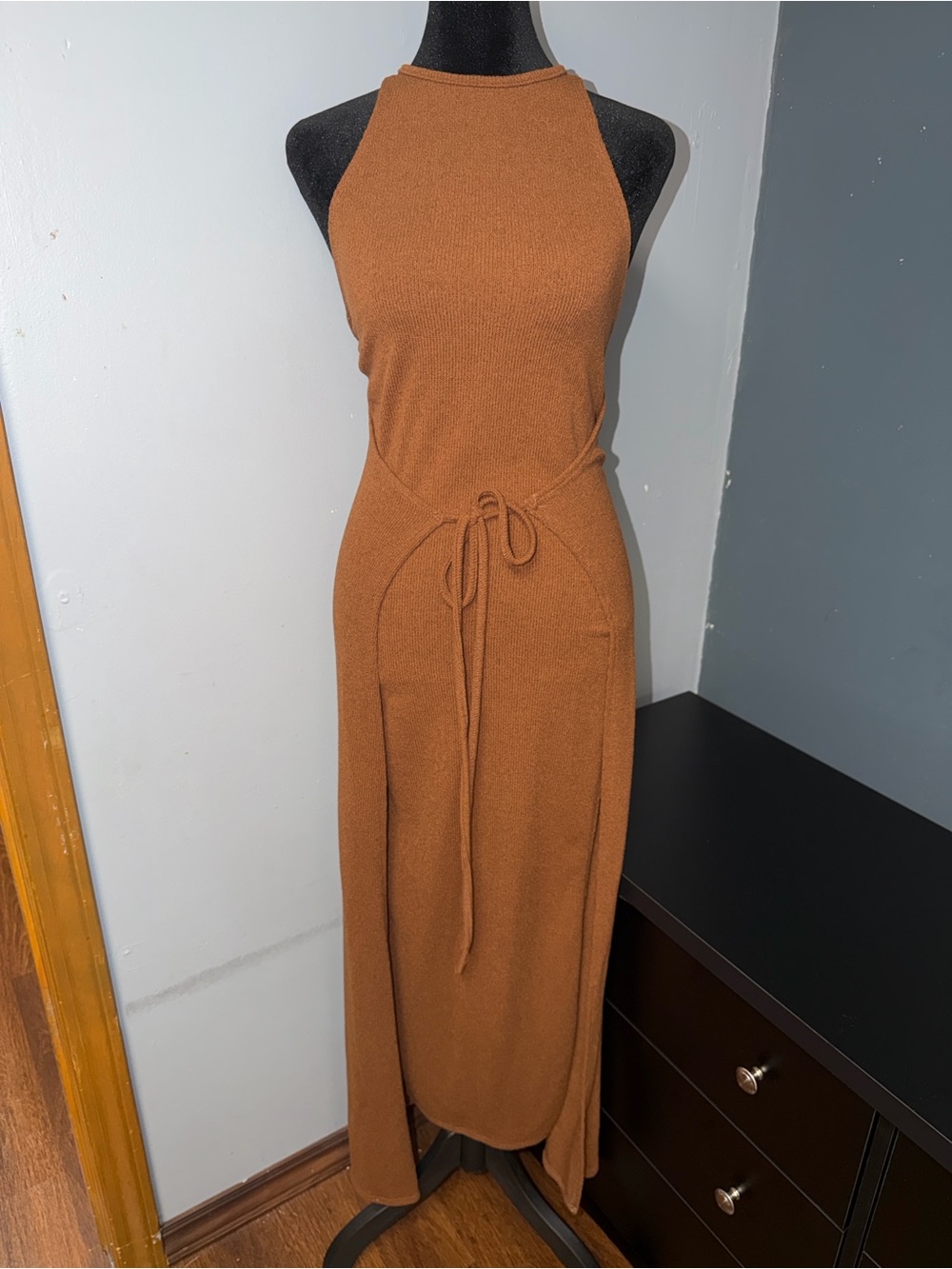 Sleeveless Brown Halter Maxi Dress with Waist Tie